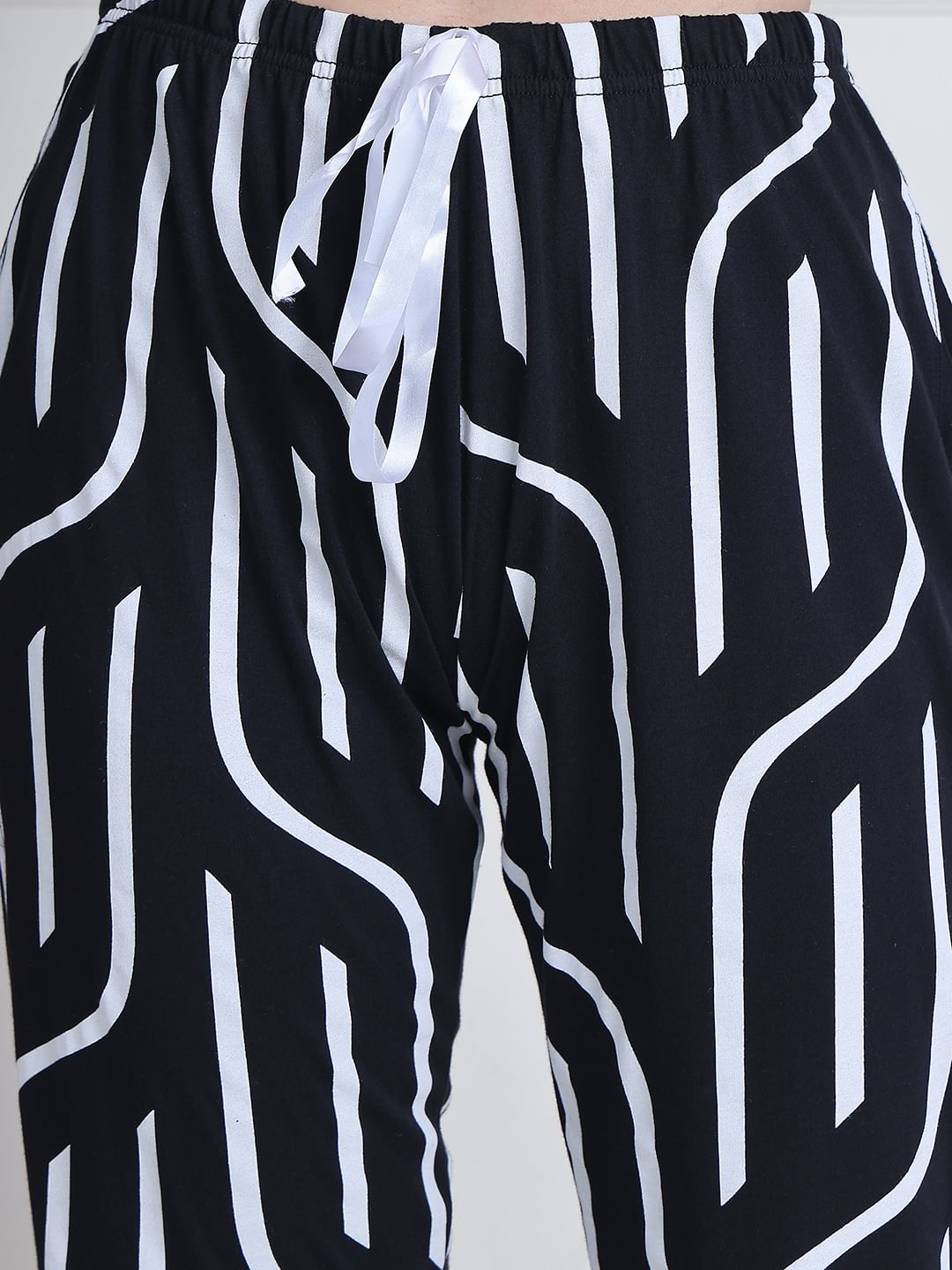 Secret Wish Black Abstract Hosiery Night Suit