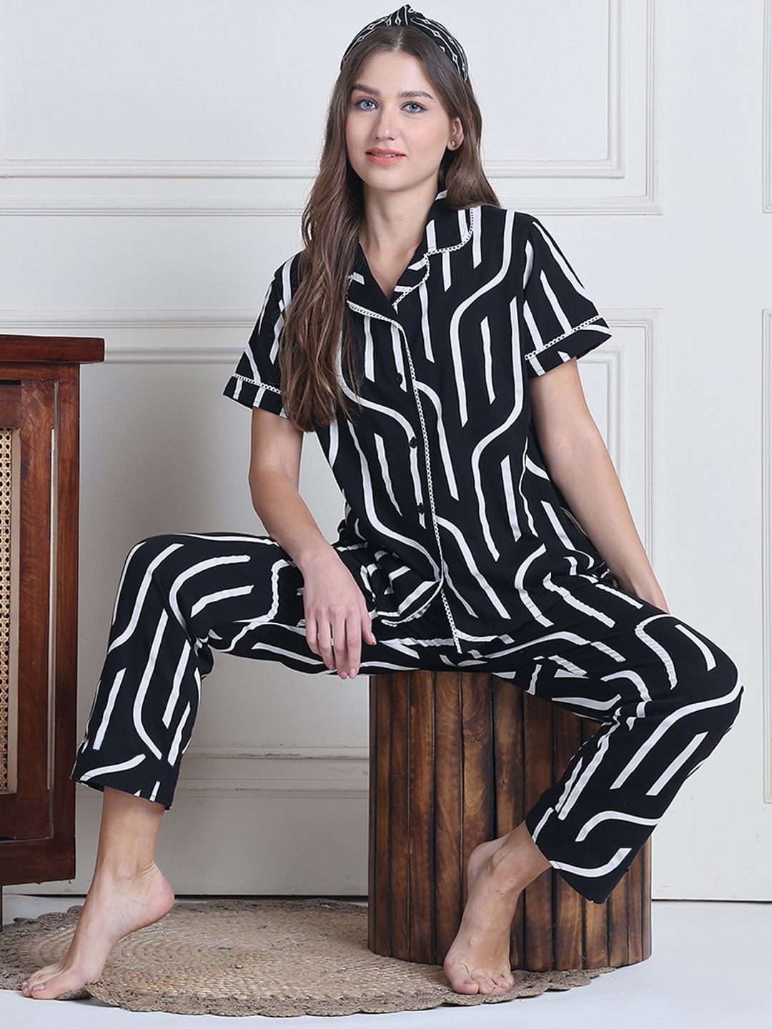 Secret Wish Black Abstract Hosiery Night Suit