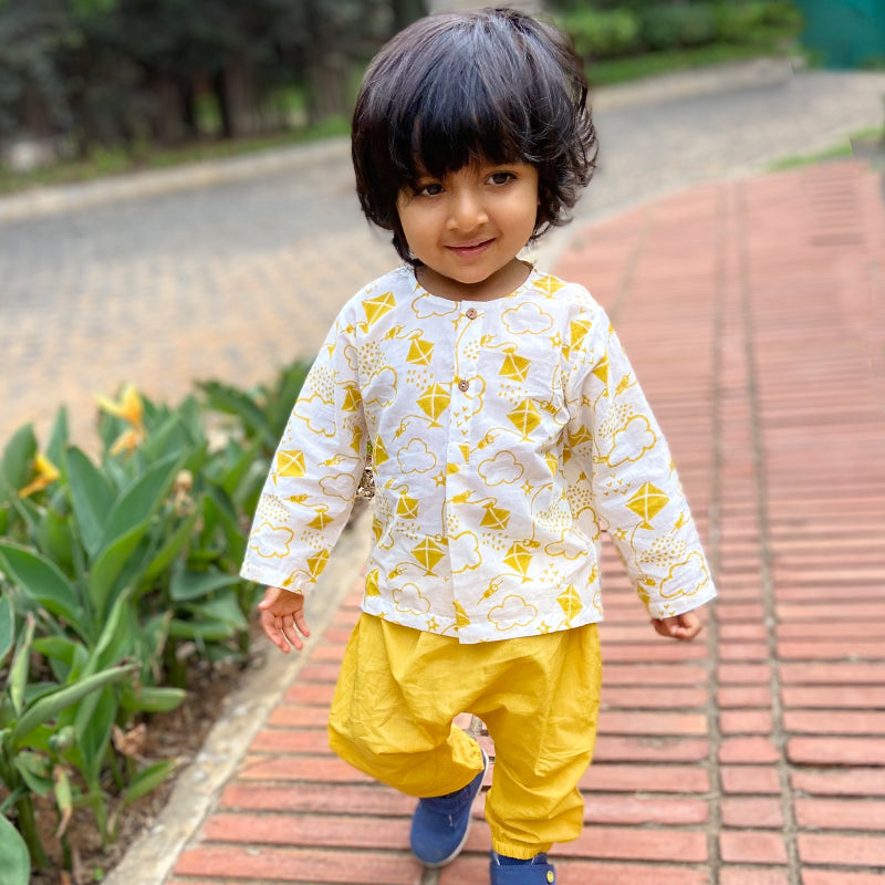 WHITEWATER KIDS UNISEX ORGANIC PATANG KURTA WITH YELLOW PANTS