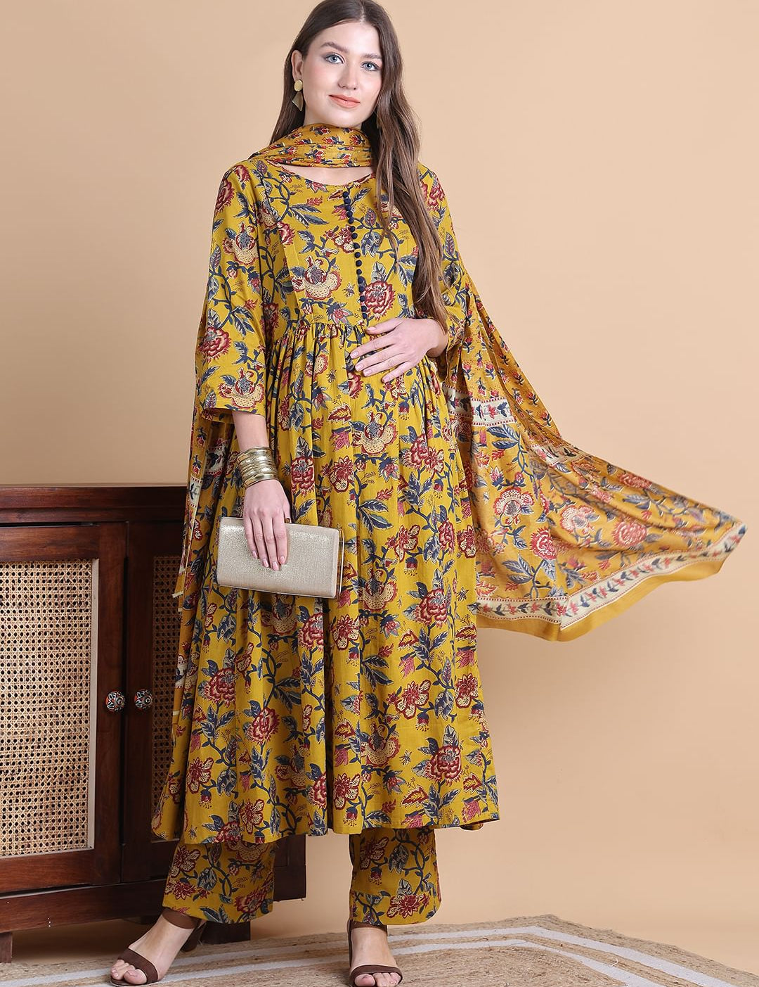 Why Maternity Kurta Sets Are Better Than Regular Kurtas During Pregnancy