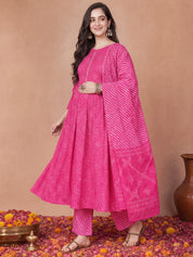 Amoha By Secret Wish Pink Bandhani Cotton Maternity Kurta with Trouser and Dupatta