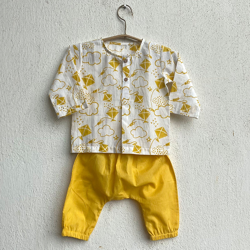 WHITEWATER KIDS UNISEX ORGANIC PATANG KURTA WITH YELLOW PANTS
