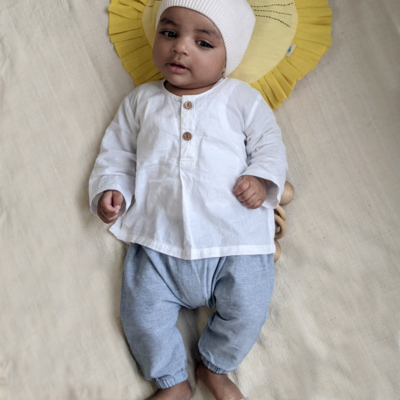 WHITEWATER KIDS UNISEX ORGANIC ESSENTIAL WHITE KURTA + BLUE CHAMBRAY PANTS