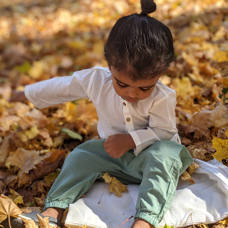WHITEWATER KIDS UNISEX ORGANIC ESSENTIAL WHITE KURTA + MINT PANTS